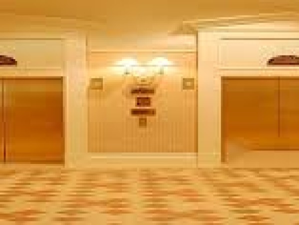 Thang máy khách sạn Bãi Cháy