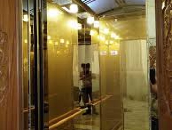 Thang máy khách sạn Bãi Cháy
